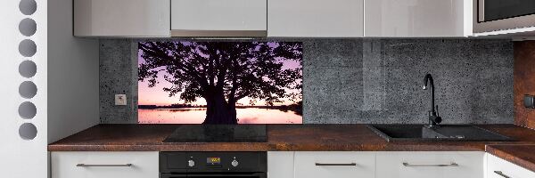 Rivestimento parete cucina con motivo albero e lago