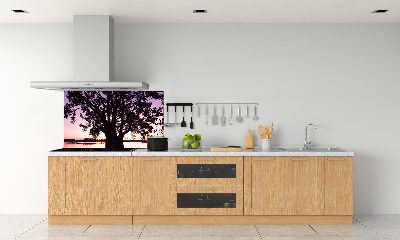 Rivestimento parete cucina con motivo albero e lago