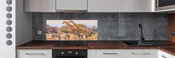 Rivestimento parete cucina con motivo giraffe e zebre