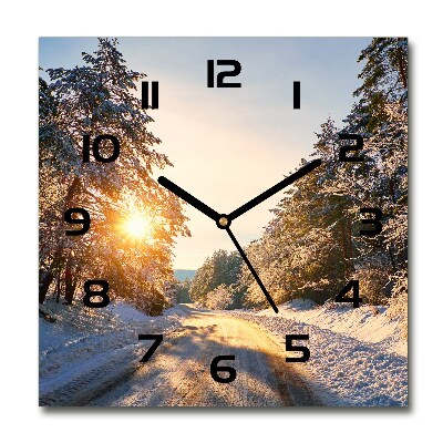 Orologio quadrato con quadrante decorato con l'immagine di una strada nella foresta in inverno