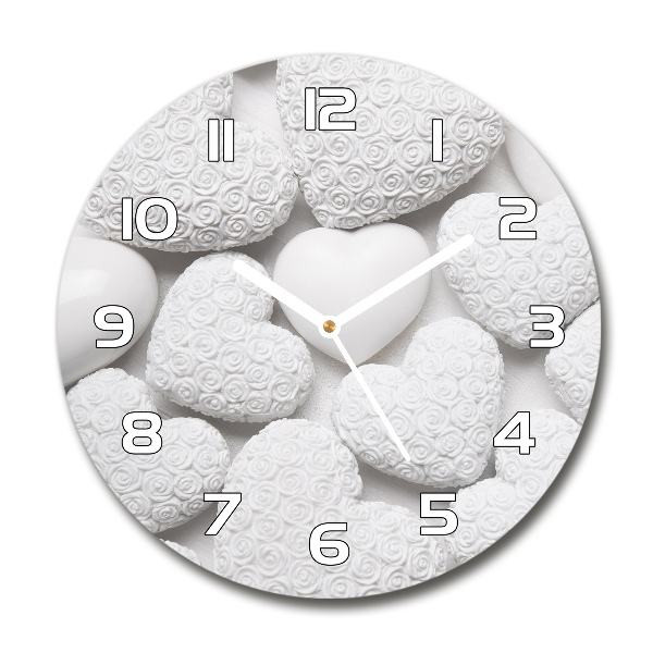 Orologio da parete rotondo con sfondo a forma di cuore bianco