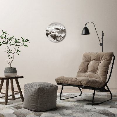 Orologio rotondo in vetro con quadrante decorato con nuvole viste dall'alto