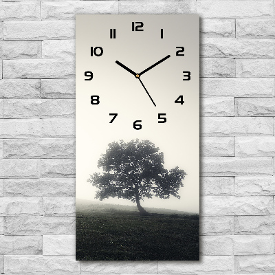 Orologio verticale in vetro con stampa raffigurante un albero nella nebbia