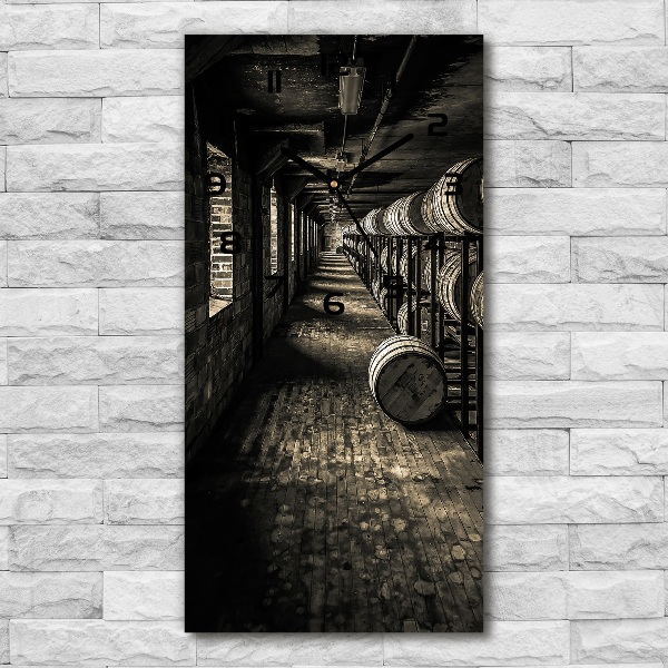 Orologio verticale in vetro con motivo a botti di bourbon