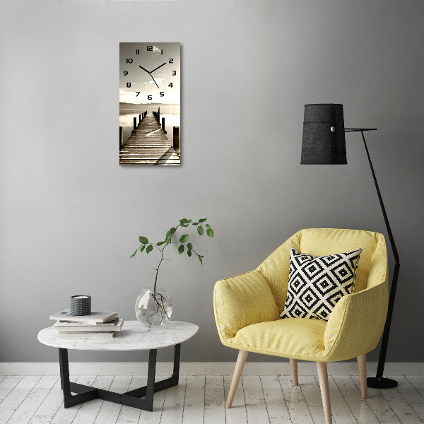 Orologio verticale con molo in legno