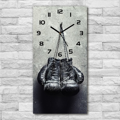 Orologio verticale in vetro con motif ispirato ai guantoni da boxe