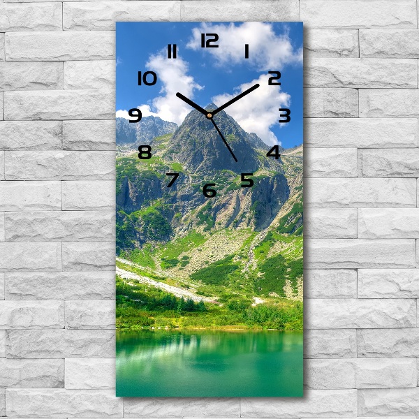 Orologio verticale con stampa raffigurante un lago tra le montagne