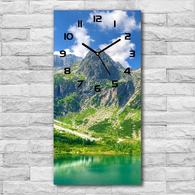 Orologio verticale con stampa raffigurante un lago tra le montagne