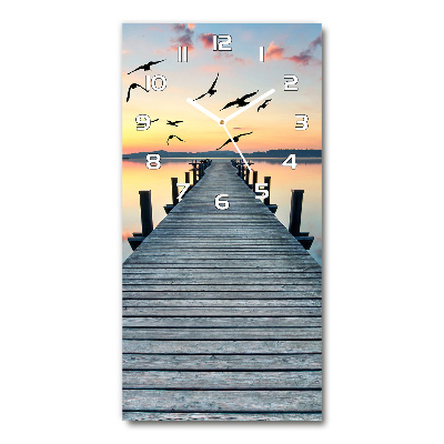 Orologio verticale con molo in legno