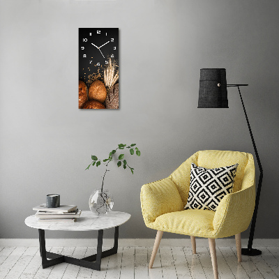 Orologio verticale con quadrante ispirato al pane