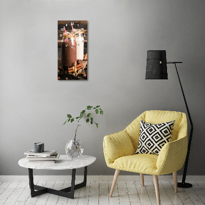 Orologio verticale in stile frappè