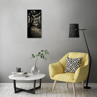 Orologio da parete verticale con motivo a botti di bourbon