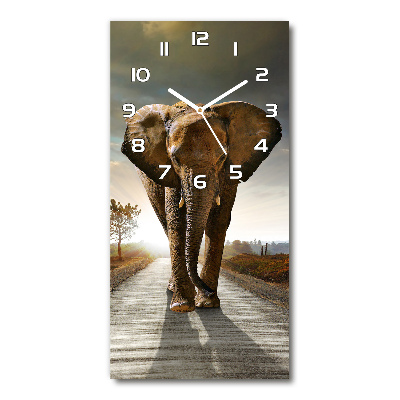 Orologio verticale in vetro con movimento a pendolo ispirato al passo dell'elefante