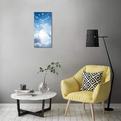 Orologio da parete verticale con decorazione a nuvole nel cielo