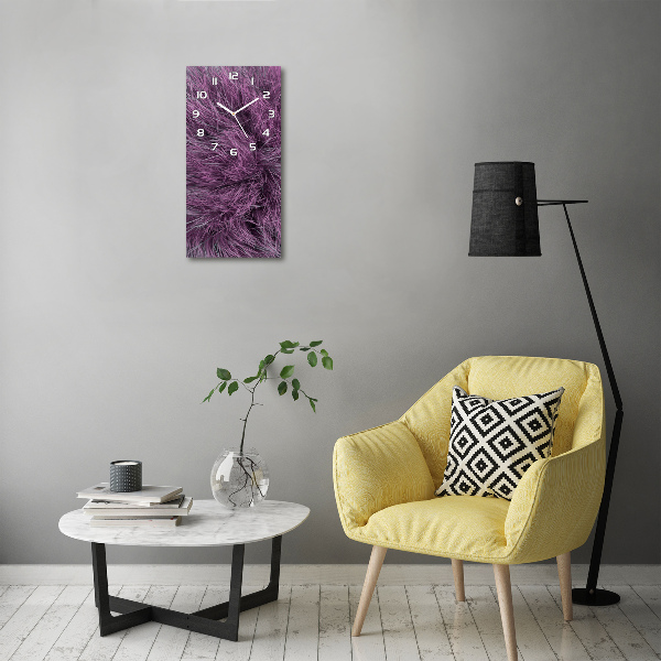 Orologio da parete verticale con finitura in pelliccia rosa