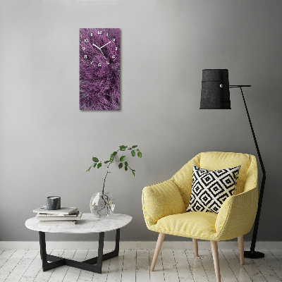 Orologio da parete verticale con finitura in pelliccia rosa