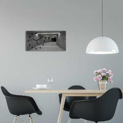 Orologio rettangolare con design a tunnel in cemento