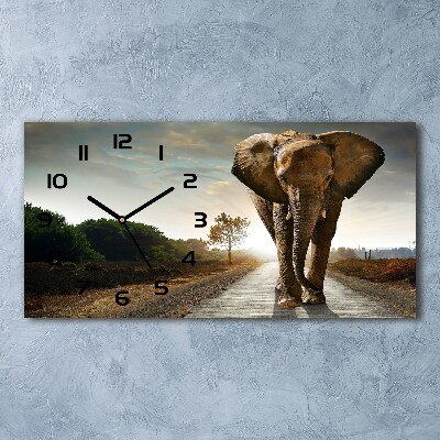 Orologio rettangolare con movimento preciso e design ispirato a un elefante