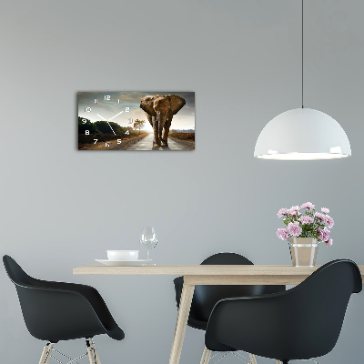 Orologio rettangolare con movimento preciso e design ispirato a un elefante