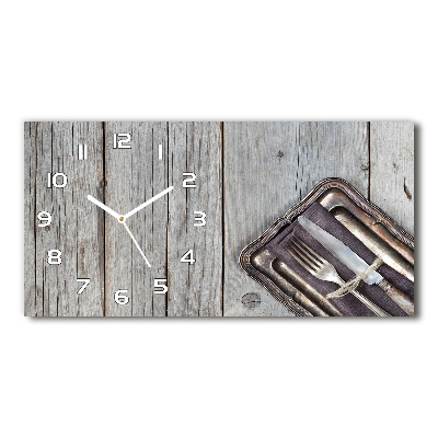 Orologio rettangolare con motivo di posate su tagliere