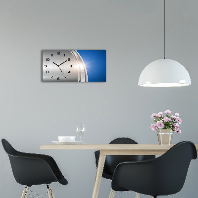 Orologio orizzontale con motivo di astrazione metallica