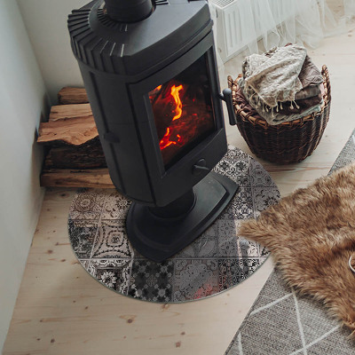 Vetro sotto il camino rotondo con motivi decorativi per piastrelle