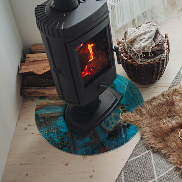 Vetro sotto il camino con motivo organico astratto