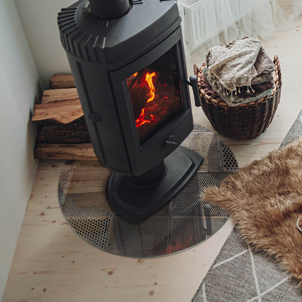 Vetro sotto il camino con foglio perforato modello standard