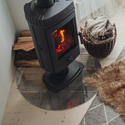 Vetro sotto il camino con foglio perforato modello standard