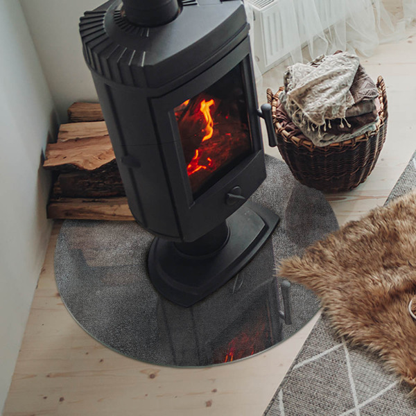 Vetro sotto il camino rotondo con texture superficiale grezza