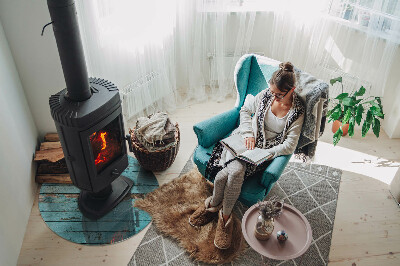 Vetro sotto il camino rotondo in stile rustico