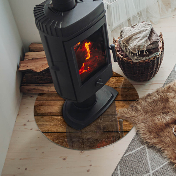 Vetro sotto il camino con finitura a tavola di legno venata