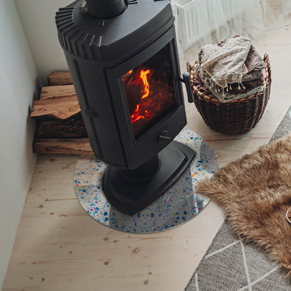 Vetro sotto il camino con motivo astratto e trama