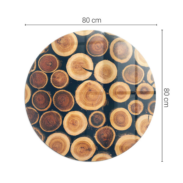 Vetro sotto il camino con scatola contenente legna tagliata