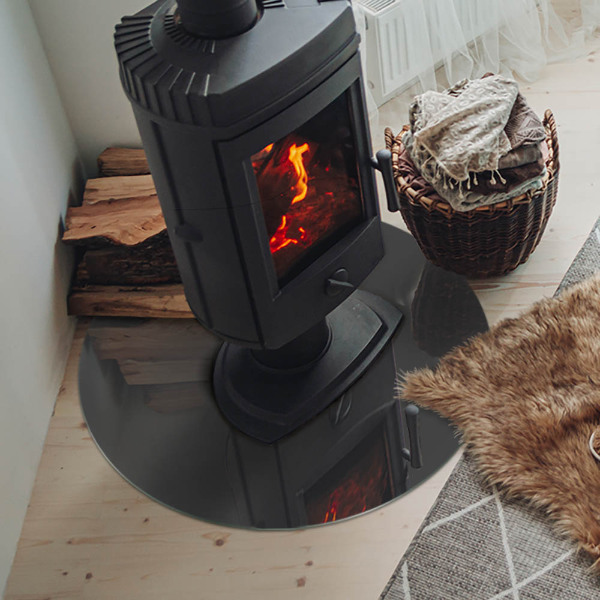 Vetro sotto il camino rotondo di colore grigio-marrone