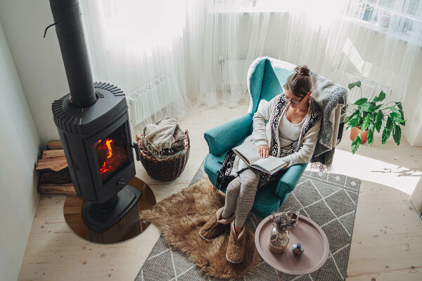 Vetro sotto il camino di colore marrone