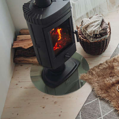 Vetro sotto il camino di colore oliva