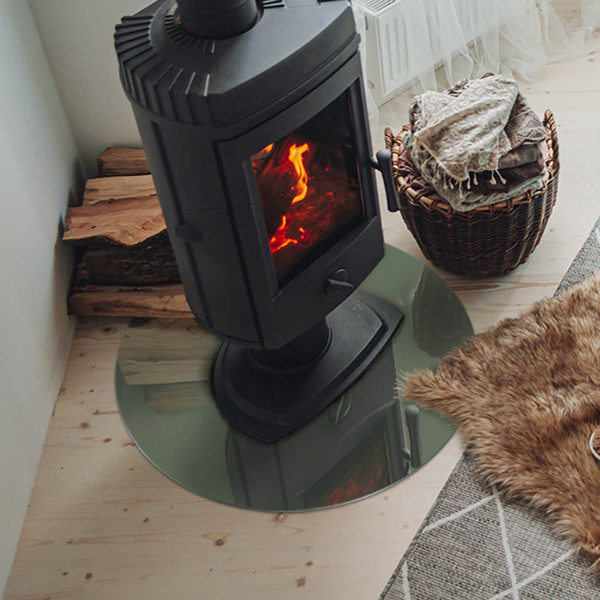 Vetro sotto il camino di colore oliva