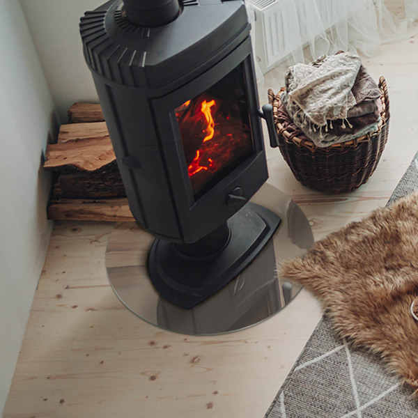 Vetro sotto il camino in colore marrone