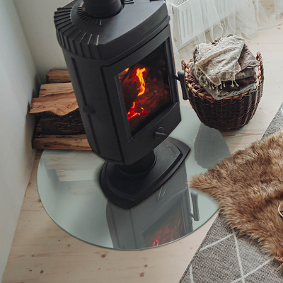 Vetro sotto il camino rotondo di colore verde chiaro