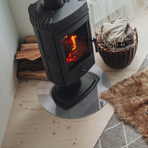 Vetro sotto il camino di colore grigio