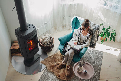 Vetro sotto il camino di colore grigio