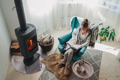 Vetro sotto il camino di colore viola chiaro