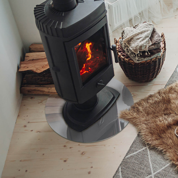 Vetro sotto il camino in colore grigio chiaro