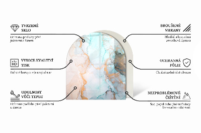 Vetro sotto il camino semiovale con dettagli in marmo dalle delicate venature