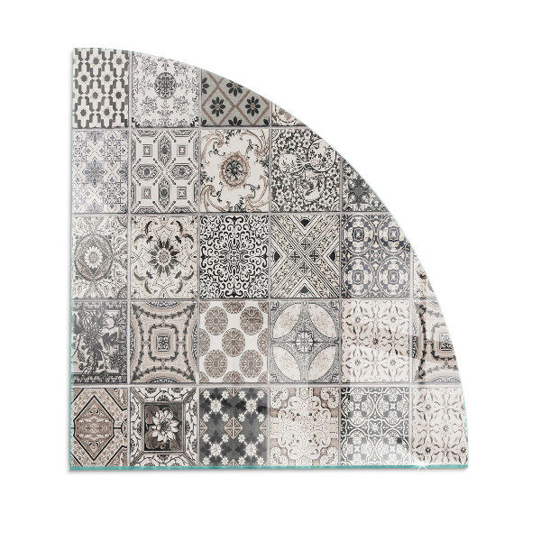 Vetro sotto stufa a quarto di cerchio con motivo decorativo a piastrelle