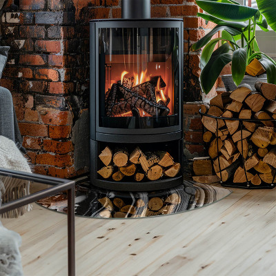 Vetro sotto il camino a quarto di cerchio con motivi astratti ondulati e lineari