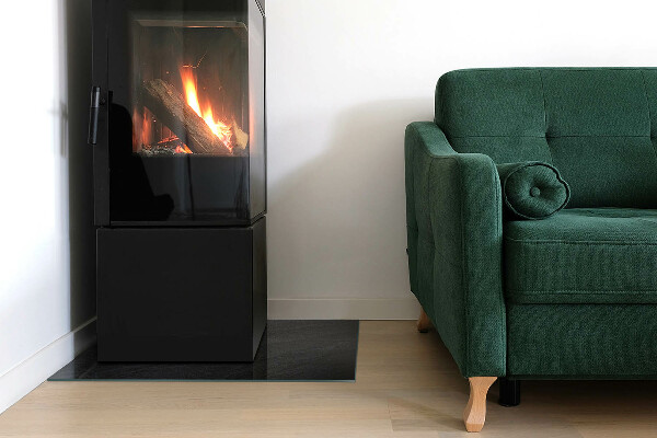 Vetro sotto stufa con finitura che riproduce l'aspetto della pietra grezza