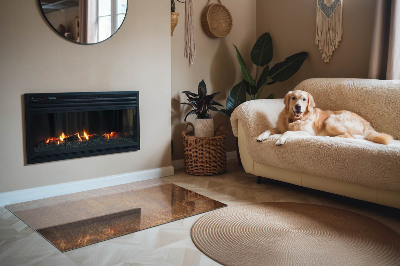 Vetro sotto stufa con motivo ruggine sulla struttura metallica