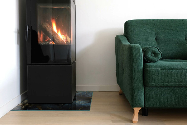 Vetro sotto stufa con foglie eleganti disposte a motivo